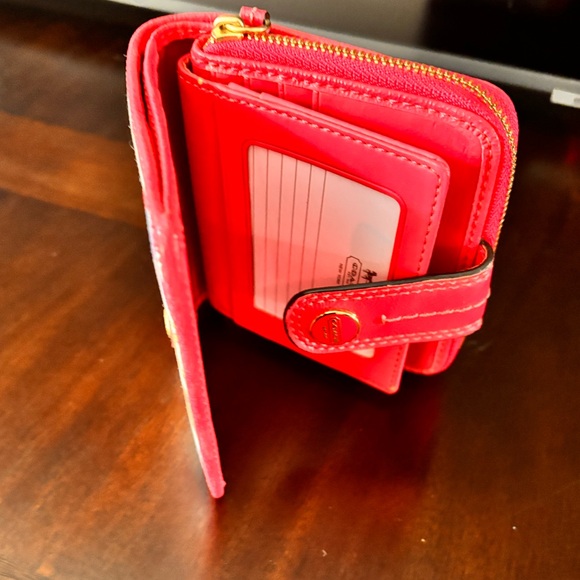 COACH small wallet.White/pink with pastel “C” design. Barely used. - Picture 10 of 14